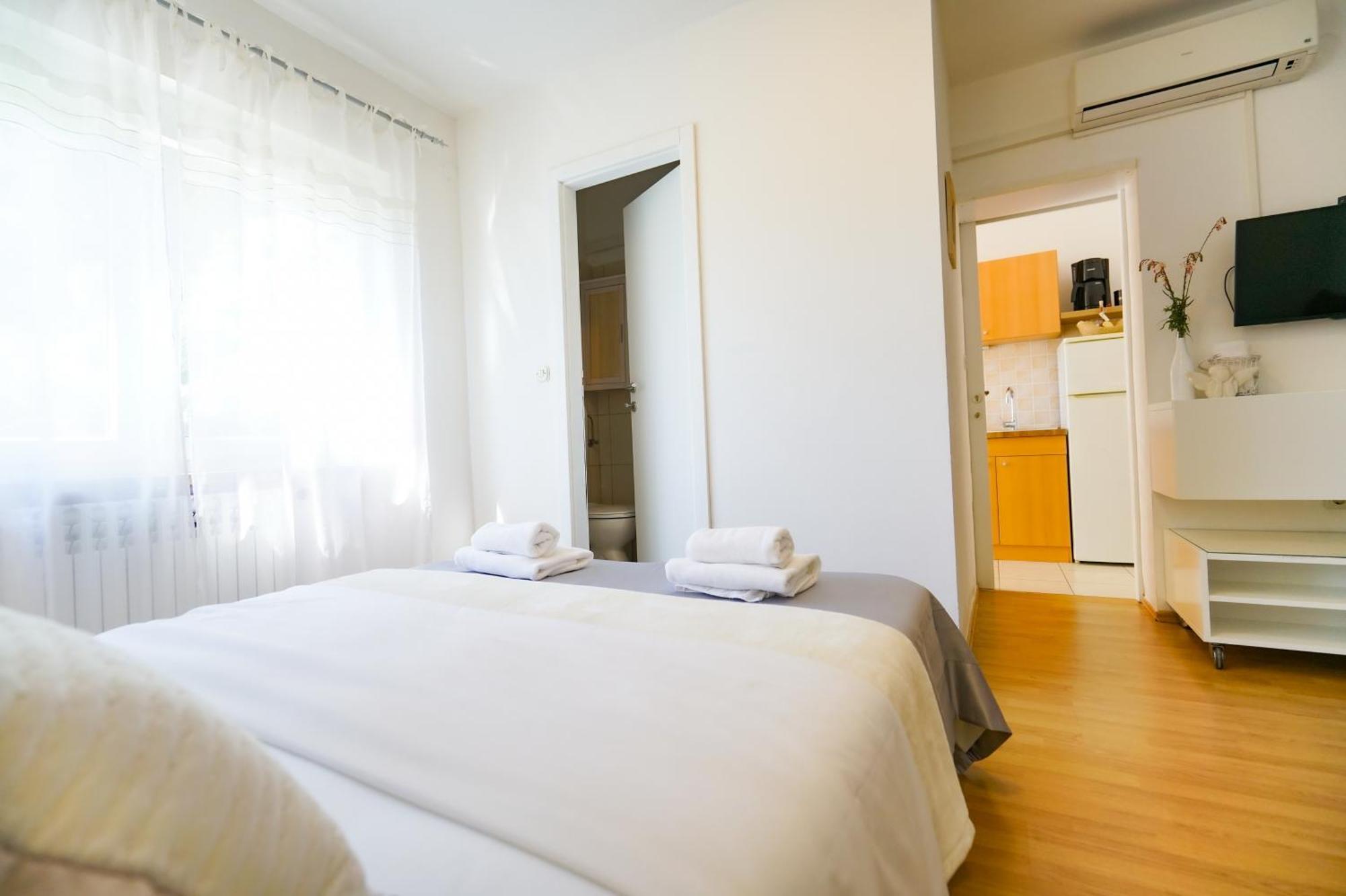 Guest House Ero Sukošan Eksteriør bilde