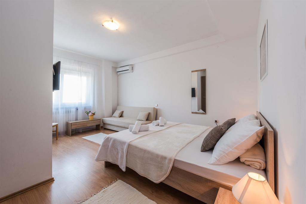 Guest House Ero Sukošan Eksteriør bilde